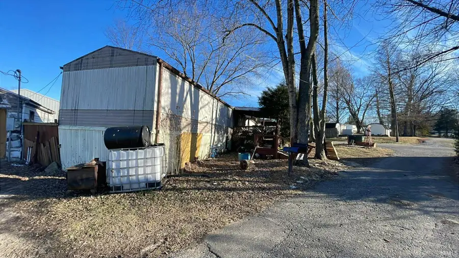 1209 W Walnut St, Brownstown, IN 47220 - #2