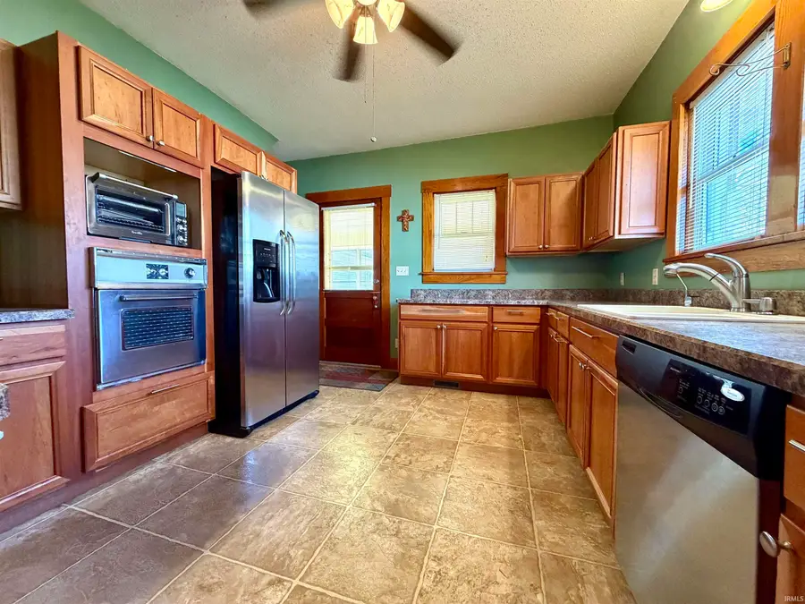 214 N Chestnut Street, Huntingburg, IN 47542 - Image #2