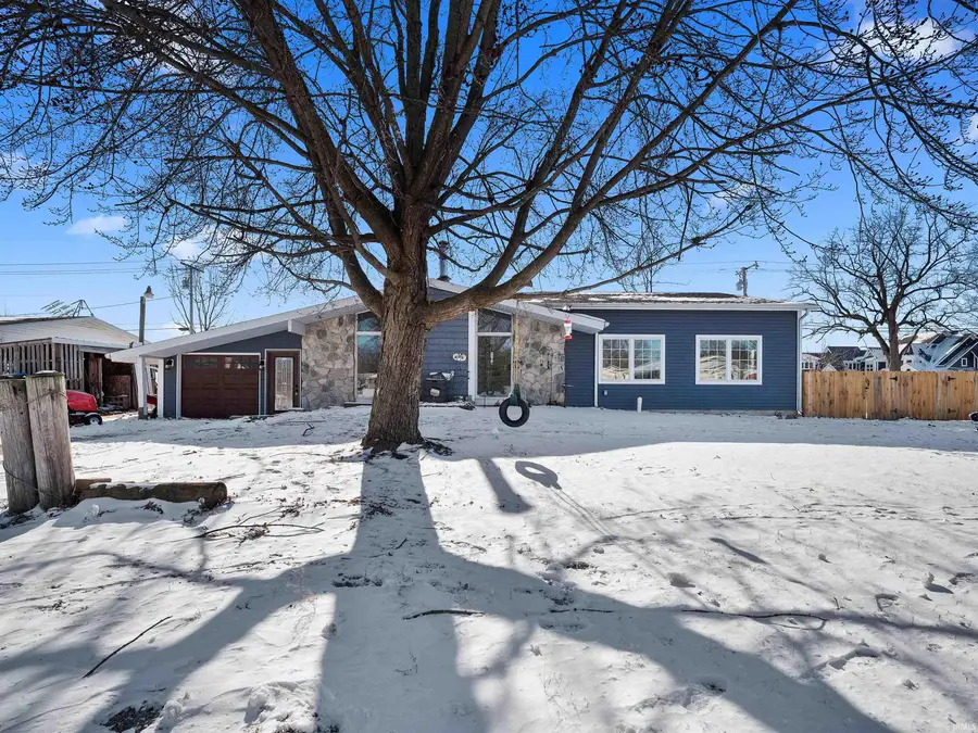 9355 E Wawasee Circle S, Cromwell, IN 46732 - #2