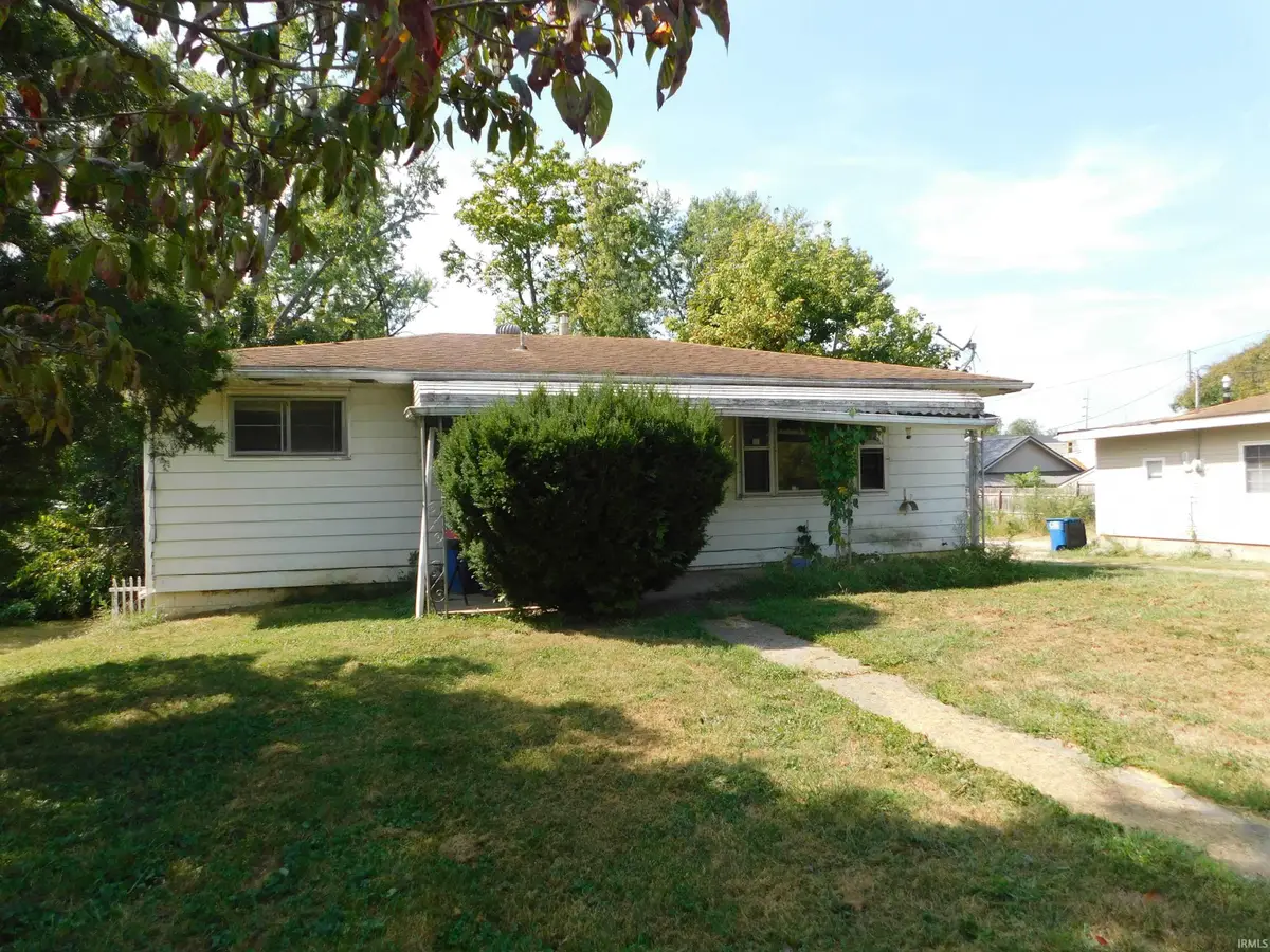 2911 Washington Avenue, Bedford, IN 47421 - #1