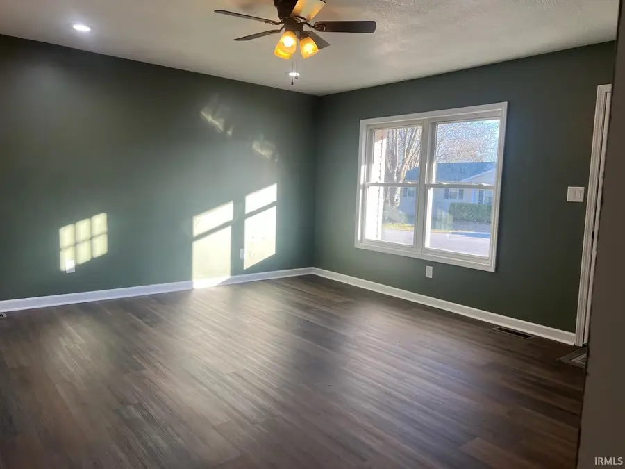 302 W Maple Street, Washington, IN 47501 - Image #2