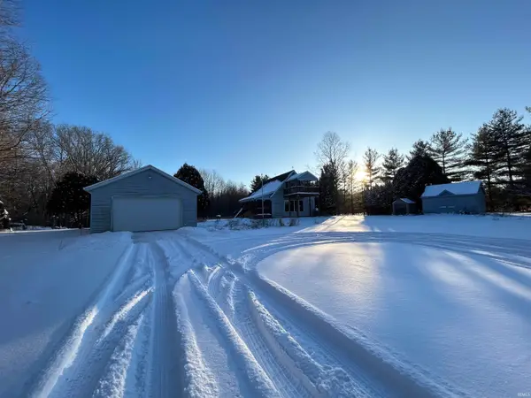 9511 Lost Bridge W Road, Andrews, IN 46702