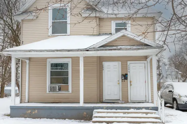 736 Lawndale Avenue, South Bend, IN 46628