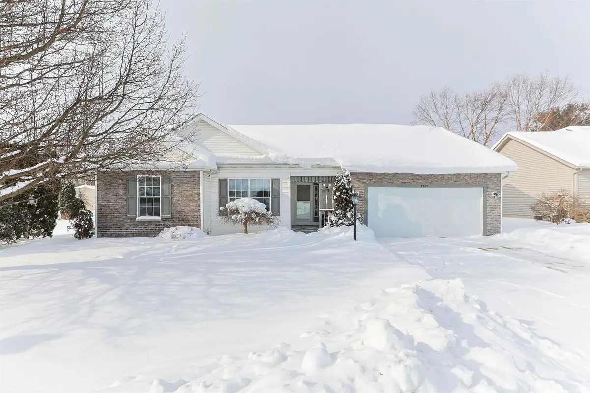 4405 Jade Crossing Drive, South Bend, IN 46628 - Image #1