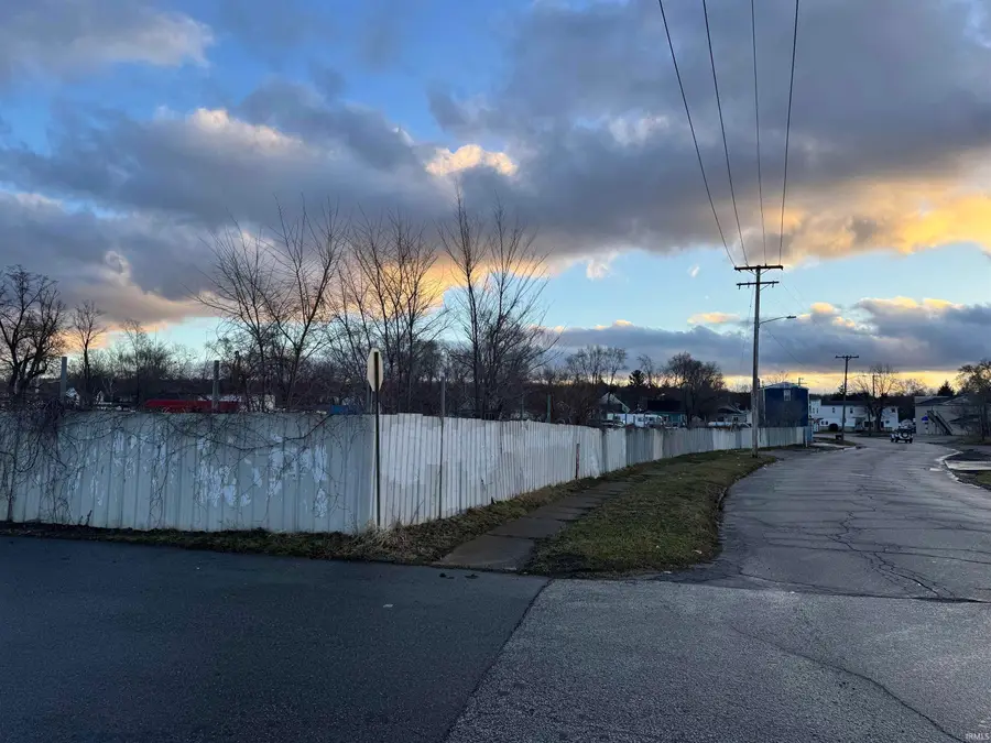 1530 S Walnut Street, South Bend, IN 46619 - Image #2