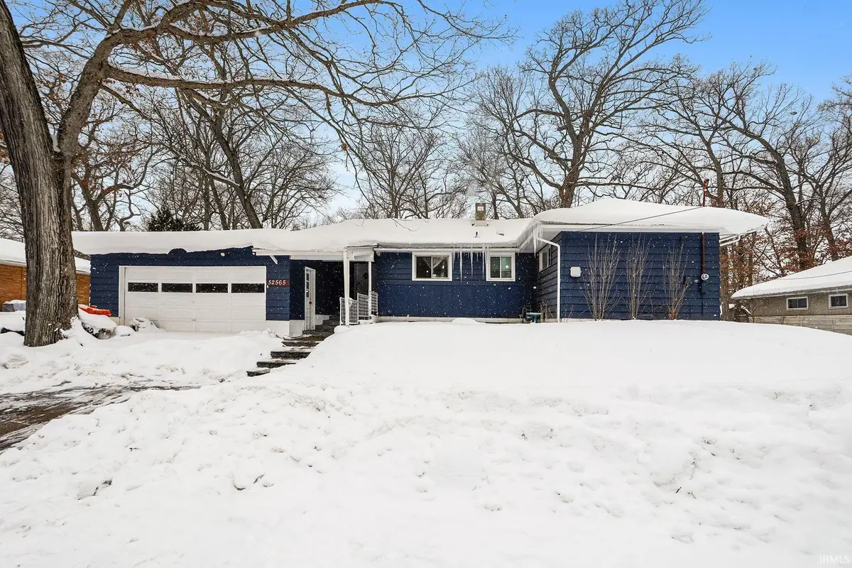 52565 Lynnewood Avenue, South Bend, IN 46628 - Image #1
