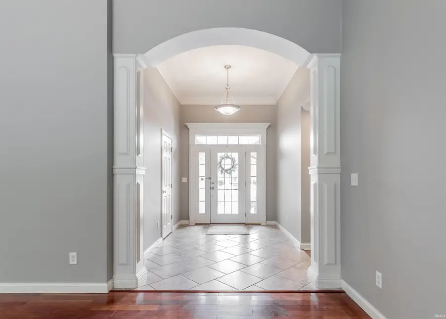 4318 Huntington Ridge Circle, Newburgh, IN 47630 - Image #2