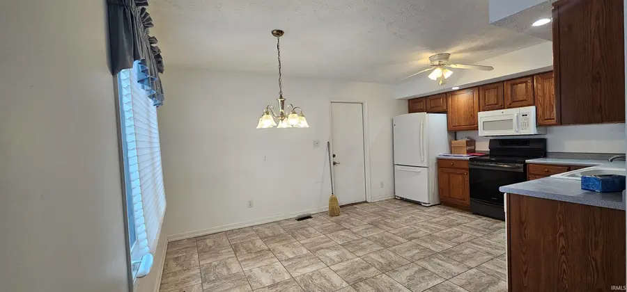 112 Pilgrim Drive, Portland, IN 47371 - #2