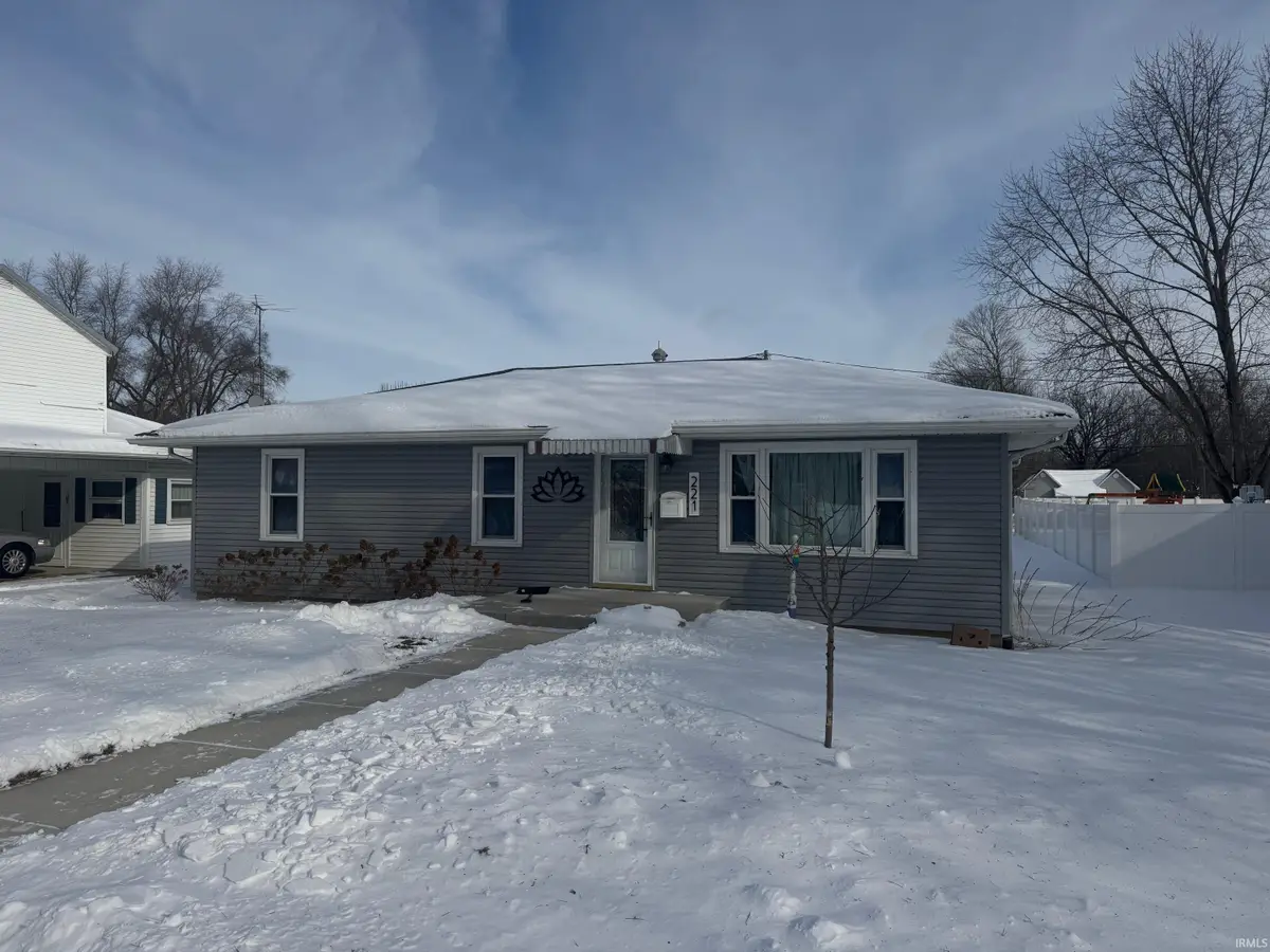 221 N Main Street, Albany, IN 47320 - #1