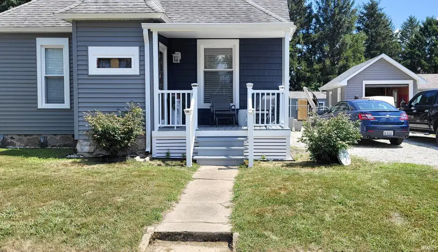 303 N Davis Street, Wolcott, IN 47995 - #2