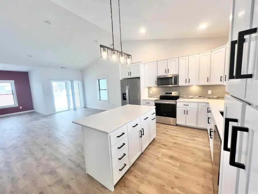 2106 Aruba Drive, Bedford, IN 47421 - #2