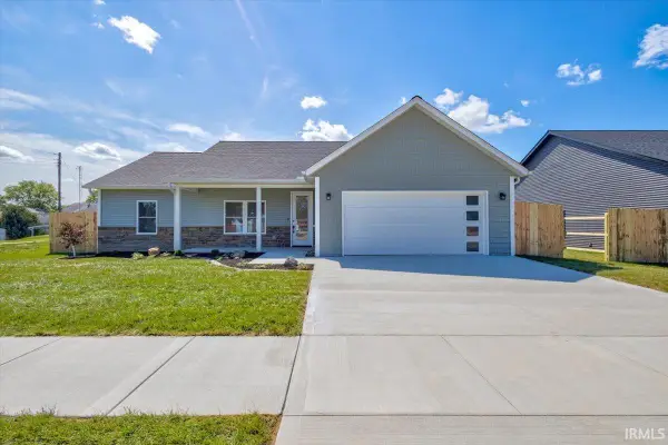 2102 Aruba Drive, Bedford, IN 47421