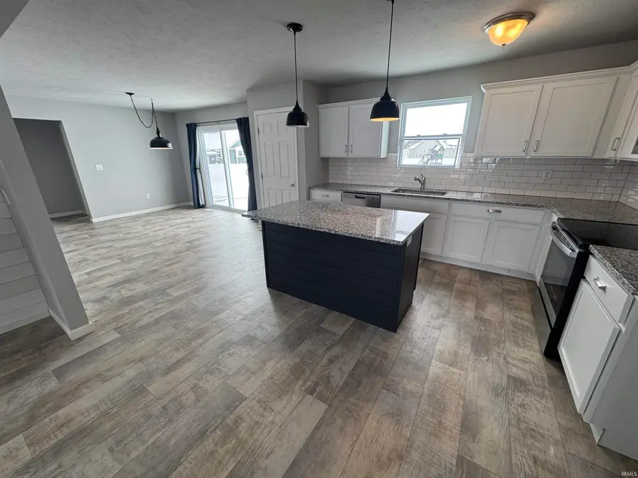 805 N Breezewood Drive, Lakeville, IN 46536 - Image #3