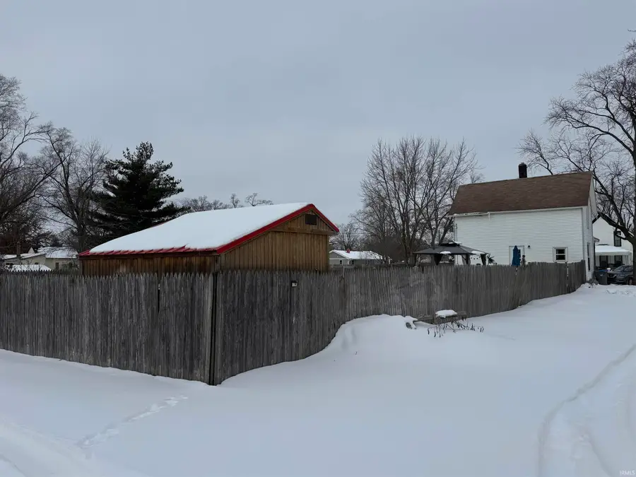 1021 W Cleveland Avenue, Elkhart, IN 46516 - #3