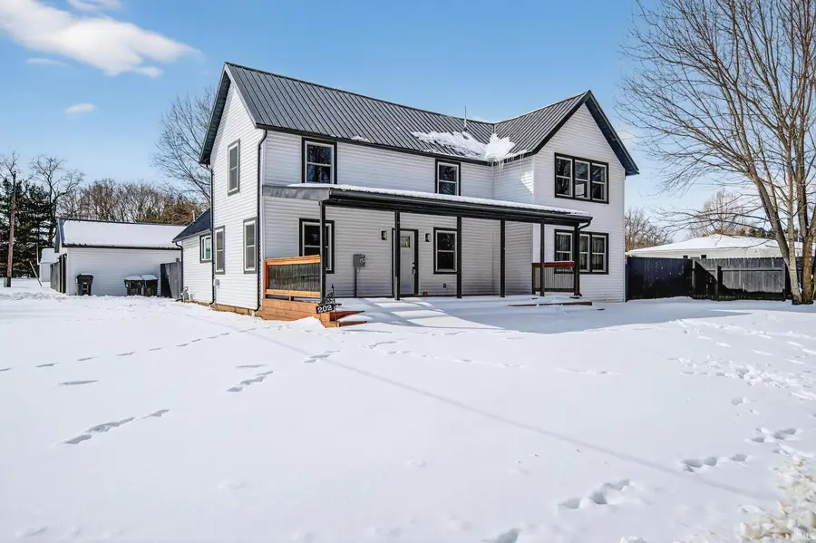 202 E Main Street, Matthews, IN 46957 - Image #2