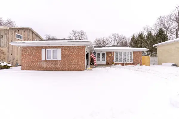 140 Manchester Drive, Mishawaka, IN 46544