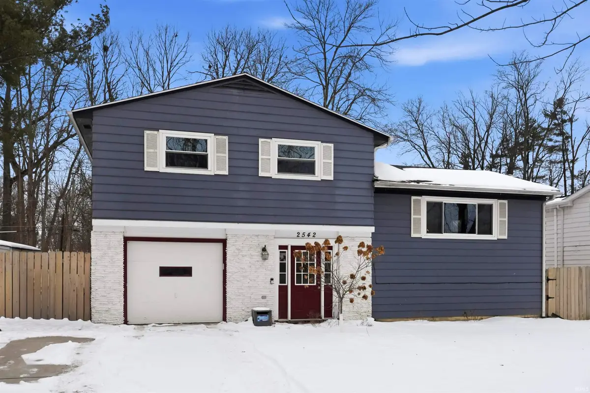 2542 Deerwood Drive, Fort Wayne, IN 46825 - Image #1
