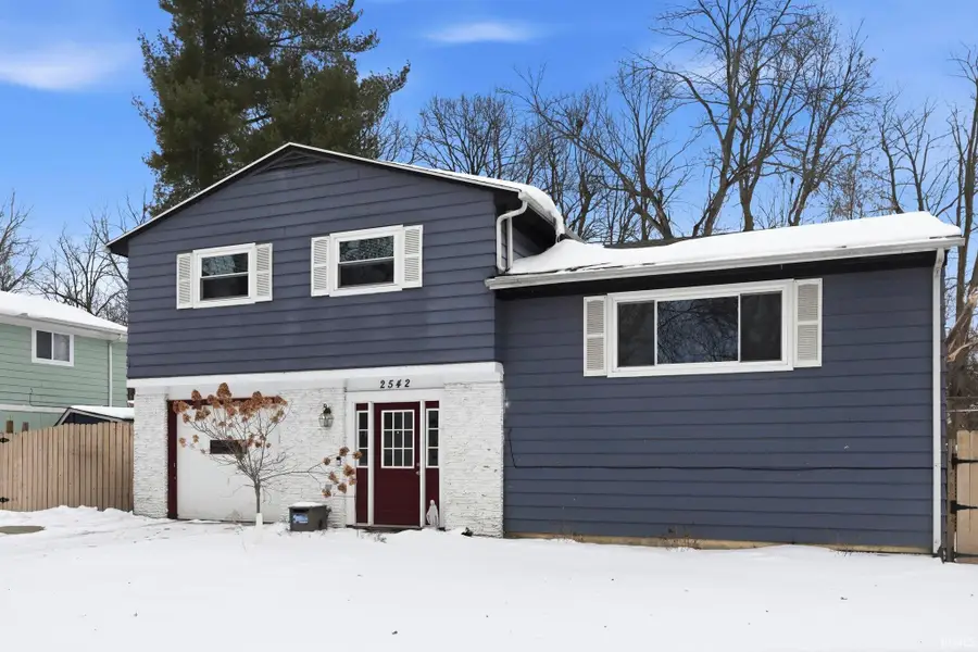 2542 Deerwood Drive, Fort Wayne, IN 46825 - Image #3