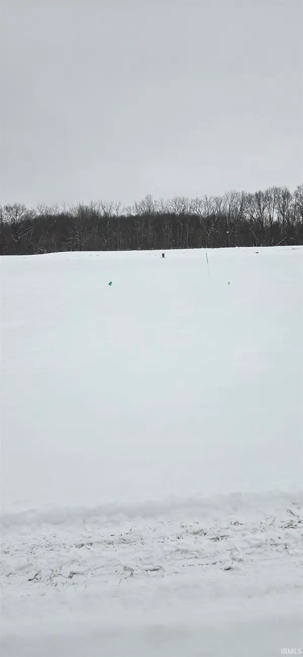 1402 E Boulder Run, Columbia City, IN 46725