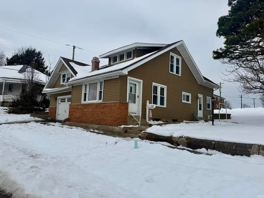 219 W Washington Street, Oakland City, IN 47660 - #2