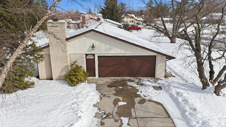 700 Brentwood Circle, Auburn, IN 46706 - #3