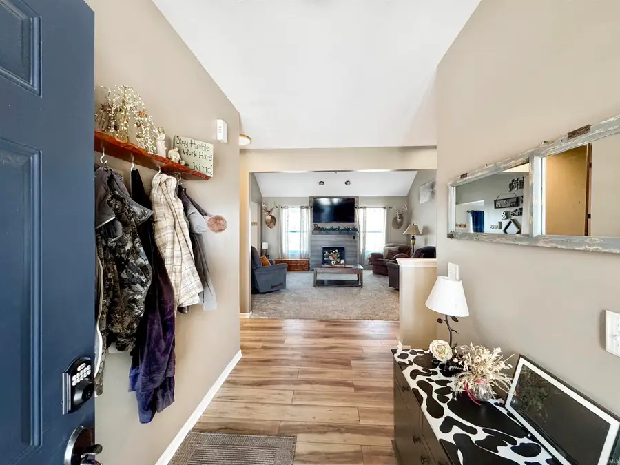 1366 W Glenview Court, Columbia City, IN 46725 - Image #2