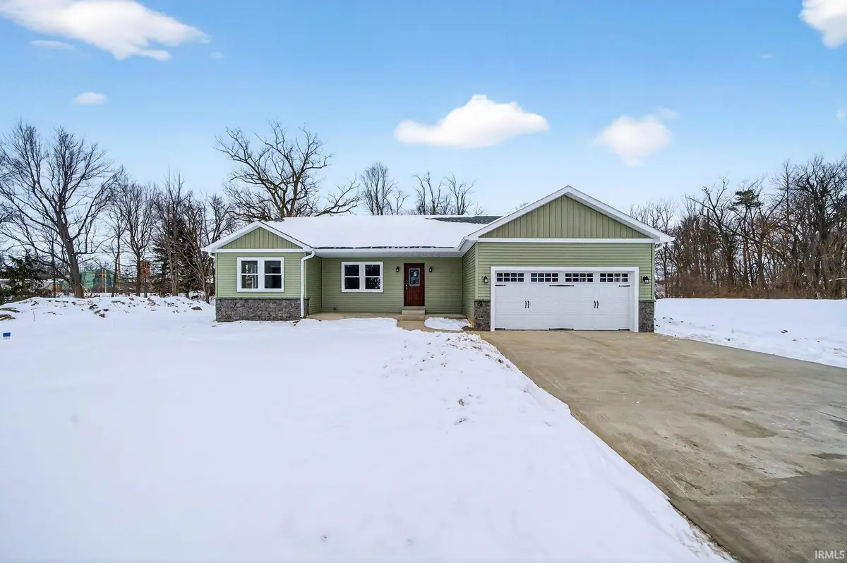 11102 N Dogleg Dr E, Syracuse, IN 46567 - #1