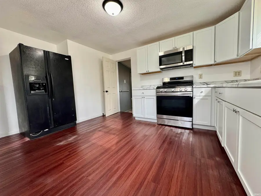 203 E Lyons Street, Swayzee, IN 46986 - #3