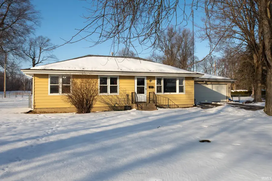 600 W Liberty Avenue, Bourbon, IN 46504 - #2