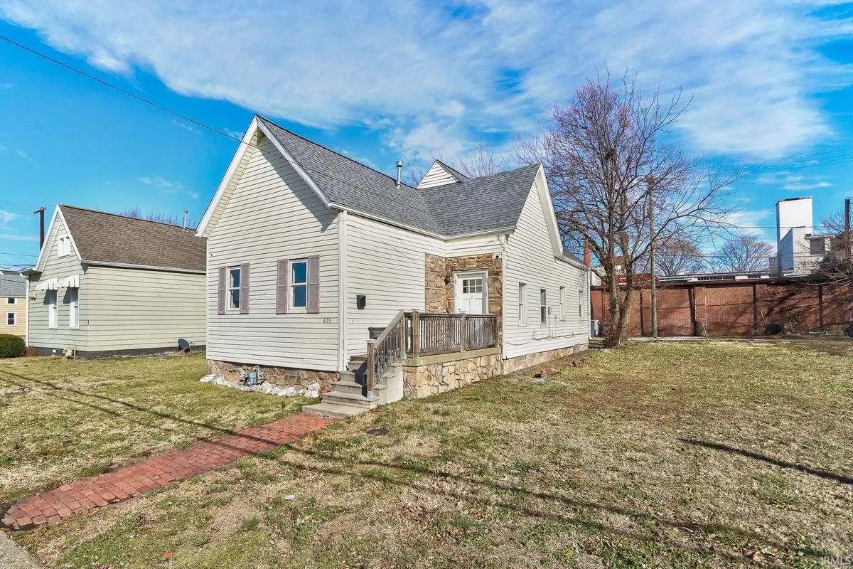 615 N 10th Avenue, Evansville, IN 47712 - #1