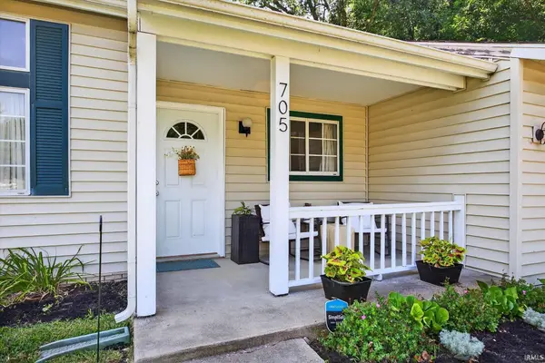 705 N Hanover Glen, Ellettsville, IN 47429