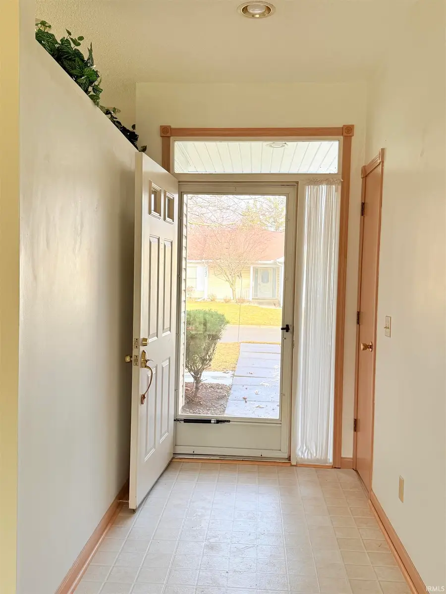 2151 W Woodview Drive, Marion, IN 46952 - #2