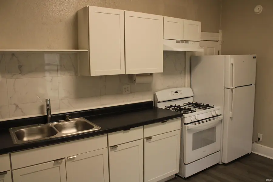 326 E Tipton Street, Huntington, IN 46750 - #2