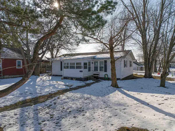 326 W Vine Street, Oakland City, IN 47660