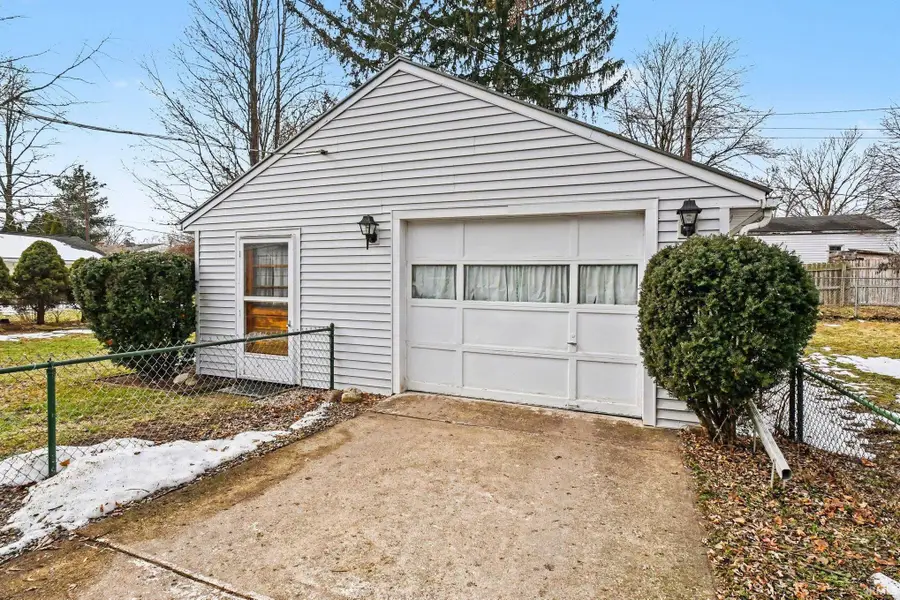 3527 Riverside Drive, South Bend, IN 46628 - #3