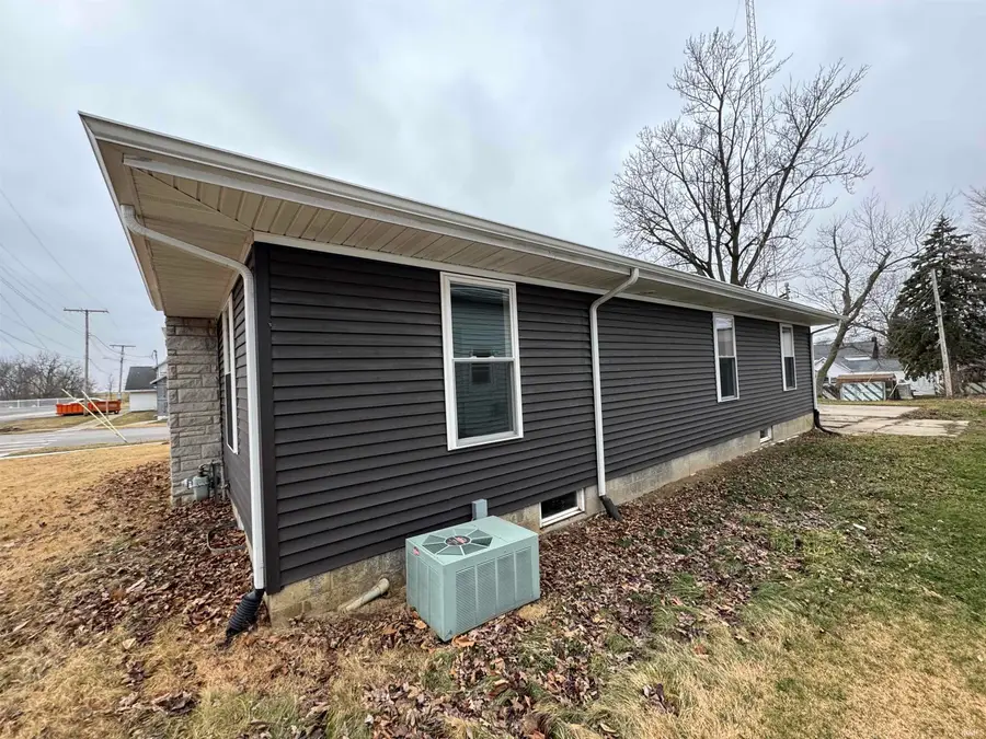 107 E Sycamore Street, Silver Lake, IN 46982 - #3