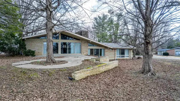 414 W Riverwood Drive, Petersburg, IN 47567