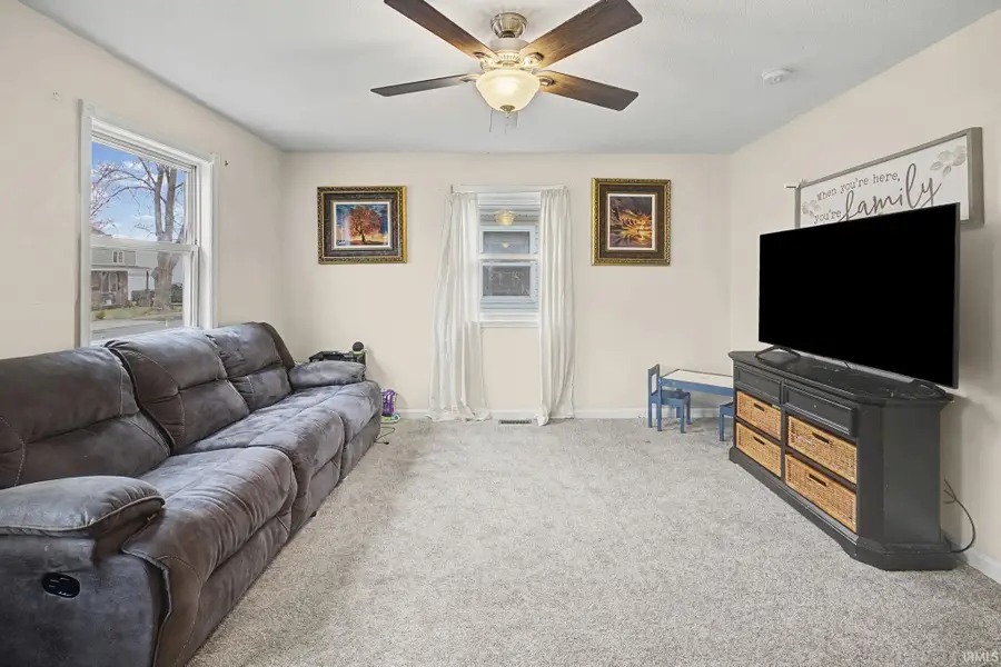 907 Rowe Street, Frankfort, IN 46041 - #3