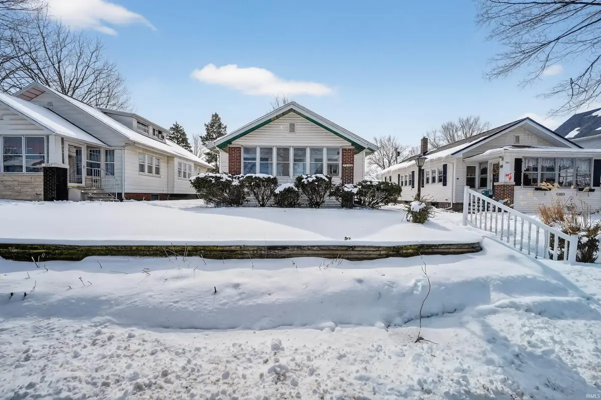 1005 E 3rd Street, Mishawaka, IN 46544 - #1