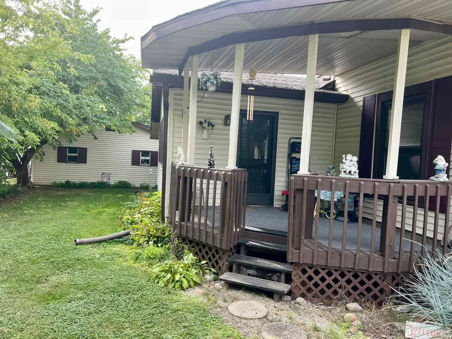 412 S Walsh Street, Garrett, IN 46738 - #3
