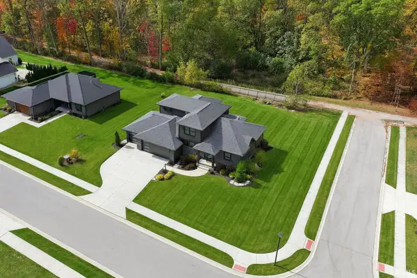 14379 Whisper Rock Boulevard, Fort Wayne, IN 46845