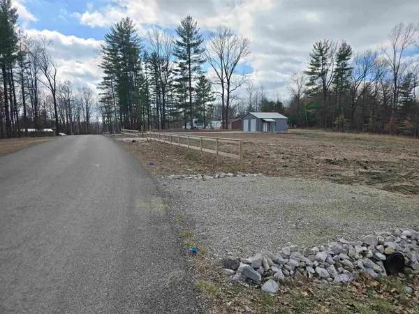 1249 N Lawrence Hollow Drive, Bloomfield, IN 47424