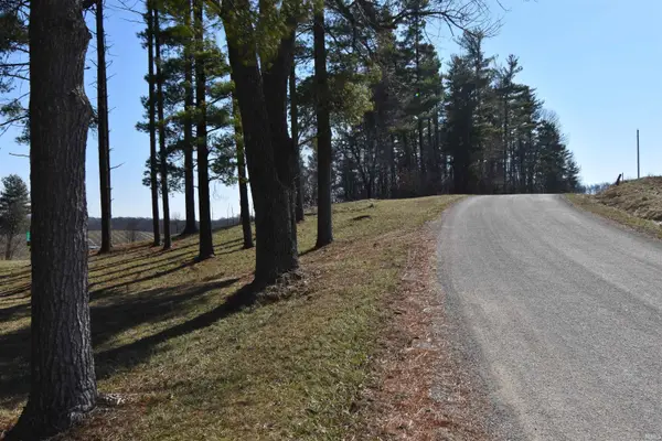 7022 S 500 E Road, Ferdinand, IN 47513