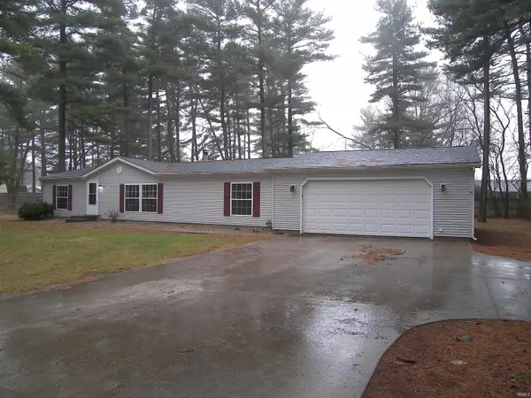 2631 E Pine Drive, Warsaw, IN 46582