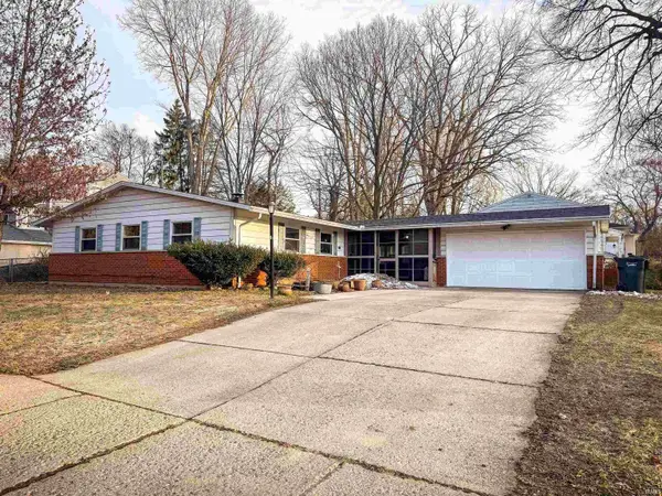 1137 Echo Drive, South Bend, IN 46614