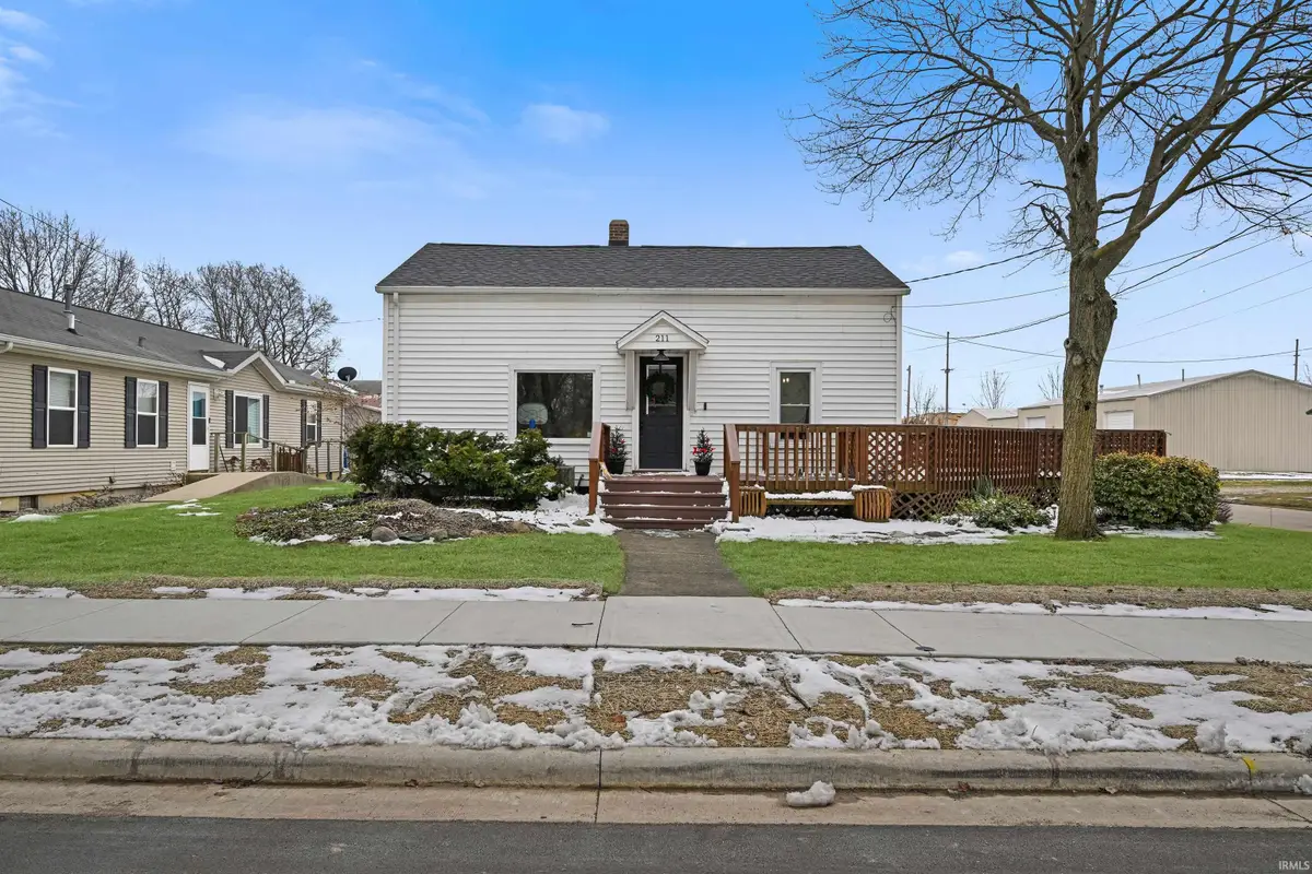 211 W Boston Street, Syracuse, IN 46567 - #1
