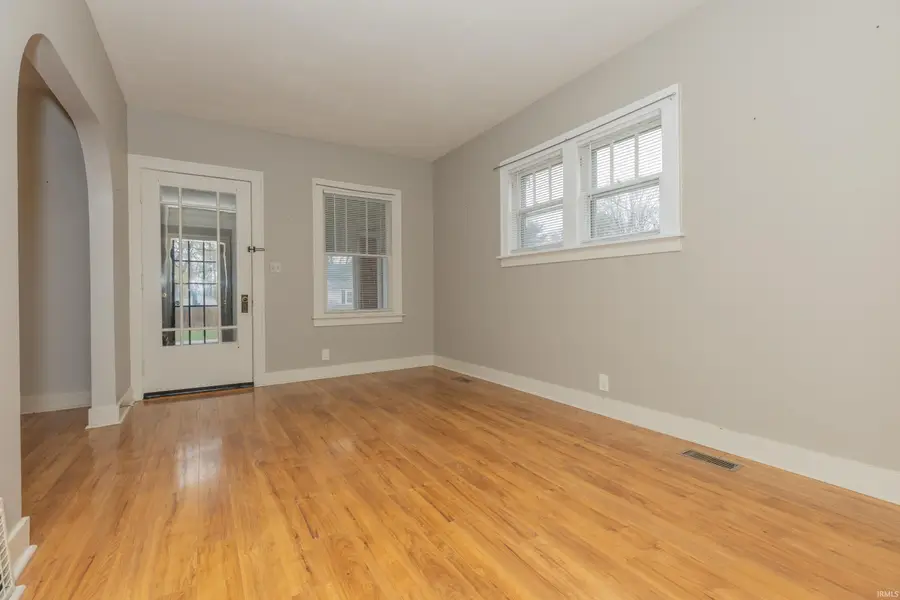 832 S Cullen Ave, Evansville, IN 47715 - #2