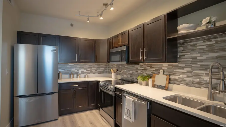 116 W Mishawaka Avenue #202, Mishawaka, IN 46545 - #2