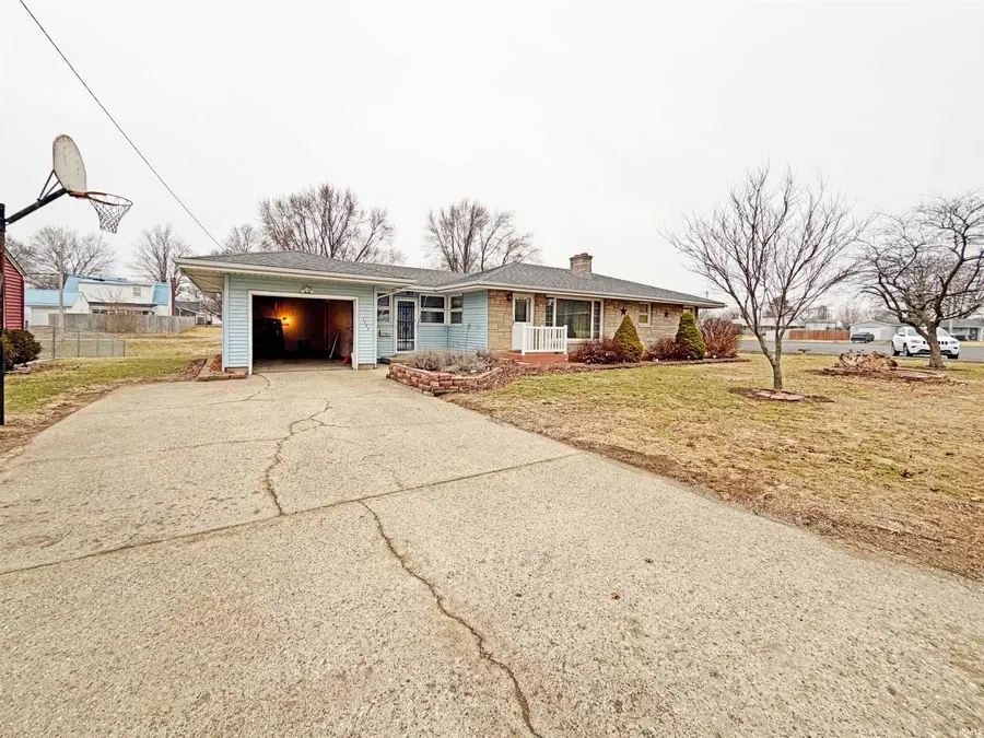 1706 E Walnut Street, Frankfort, IN 46041 - #2