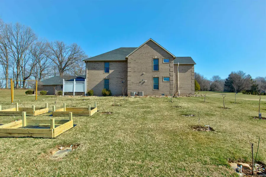3406 E Douglas Drive, Vincennes, IN 47591 - #3